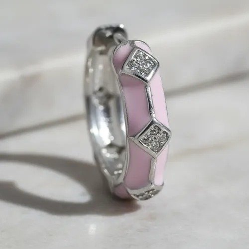 Br Argola Esmaltada com detalhe losangos cor Rosa