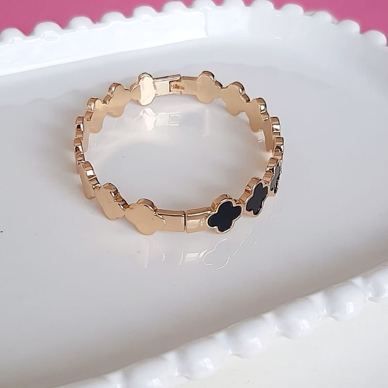 Bracelete Trevo Preto Dourado
