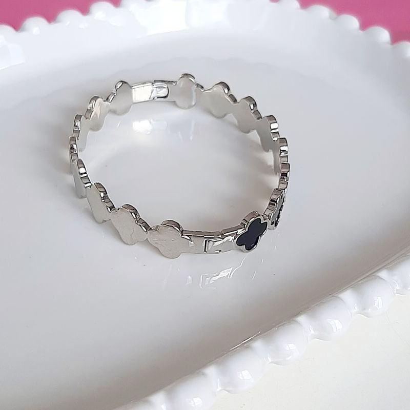 Bracelete Trevo Preto Prateado