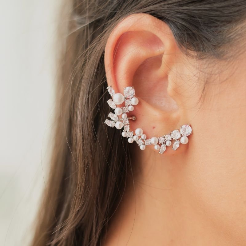 Brinco Earcuff longo com Pérolas Prateado