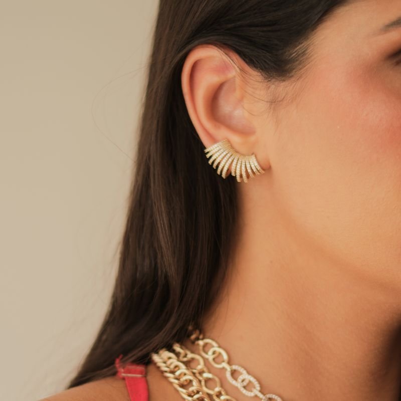 Brinco Curvado Carreiras Zirconia Dourado