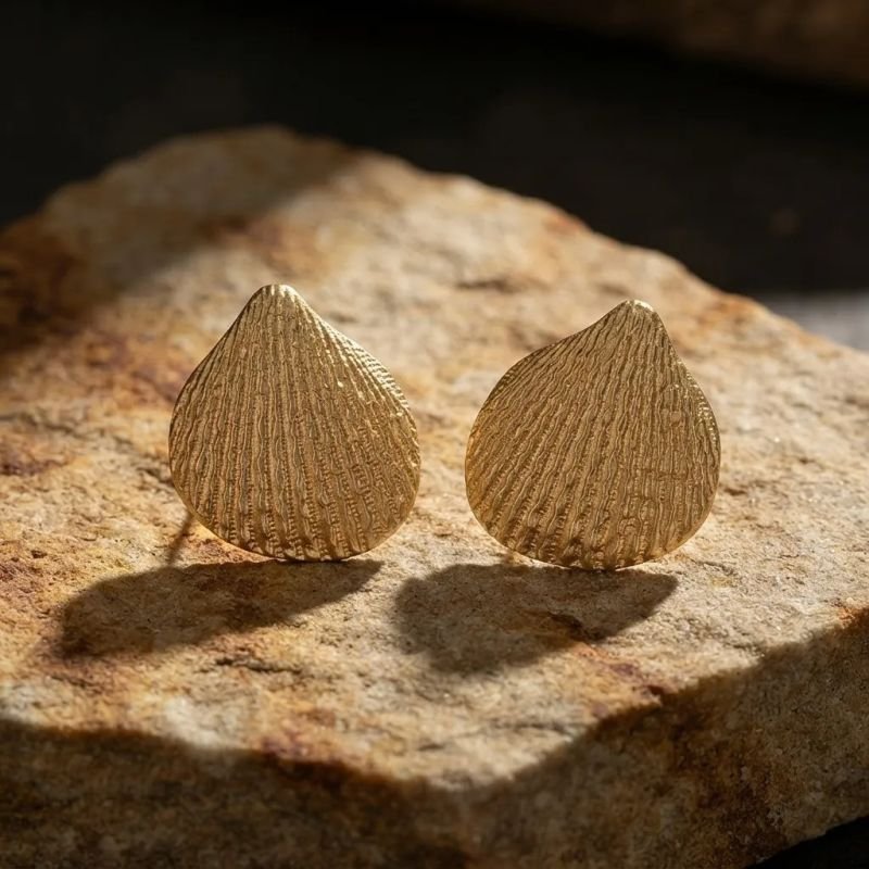Brinco Concha Ouro Fosco