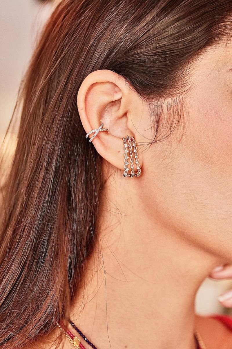 Brinco Earhook detalhe Microzirconias