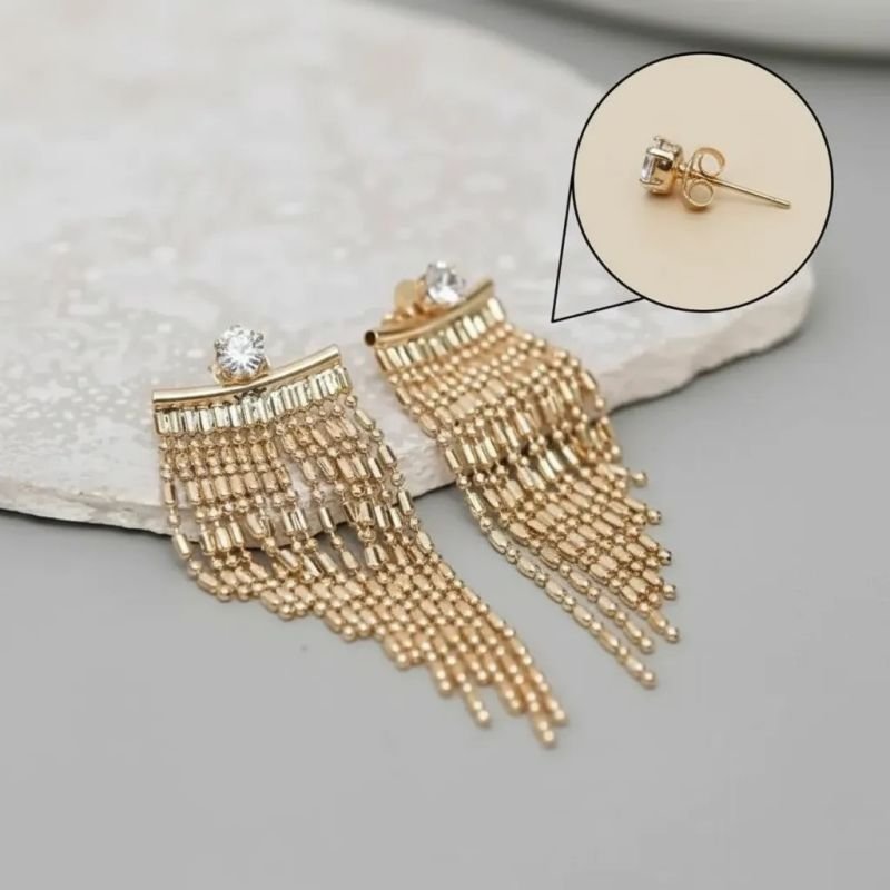Brinco Franja Com Ponto de Luz Dourado