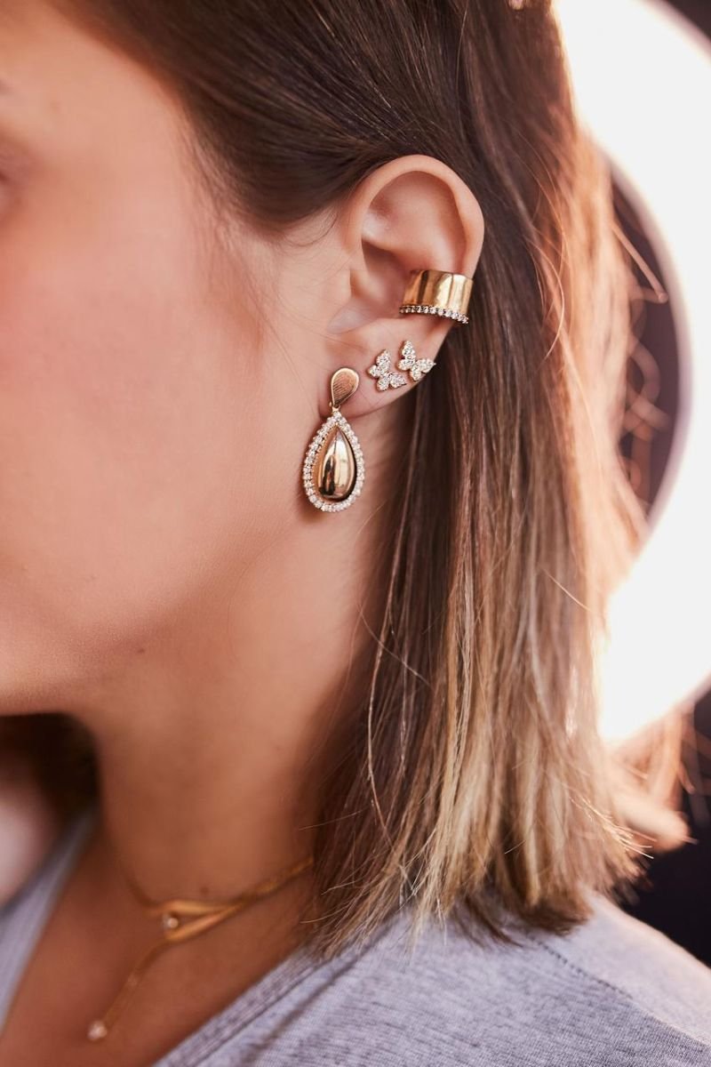 Brinco Gota Ouro contorno Zirconias