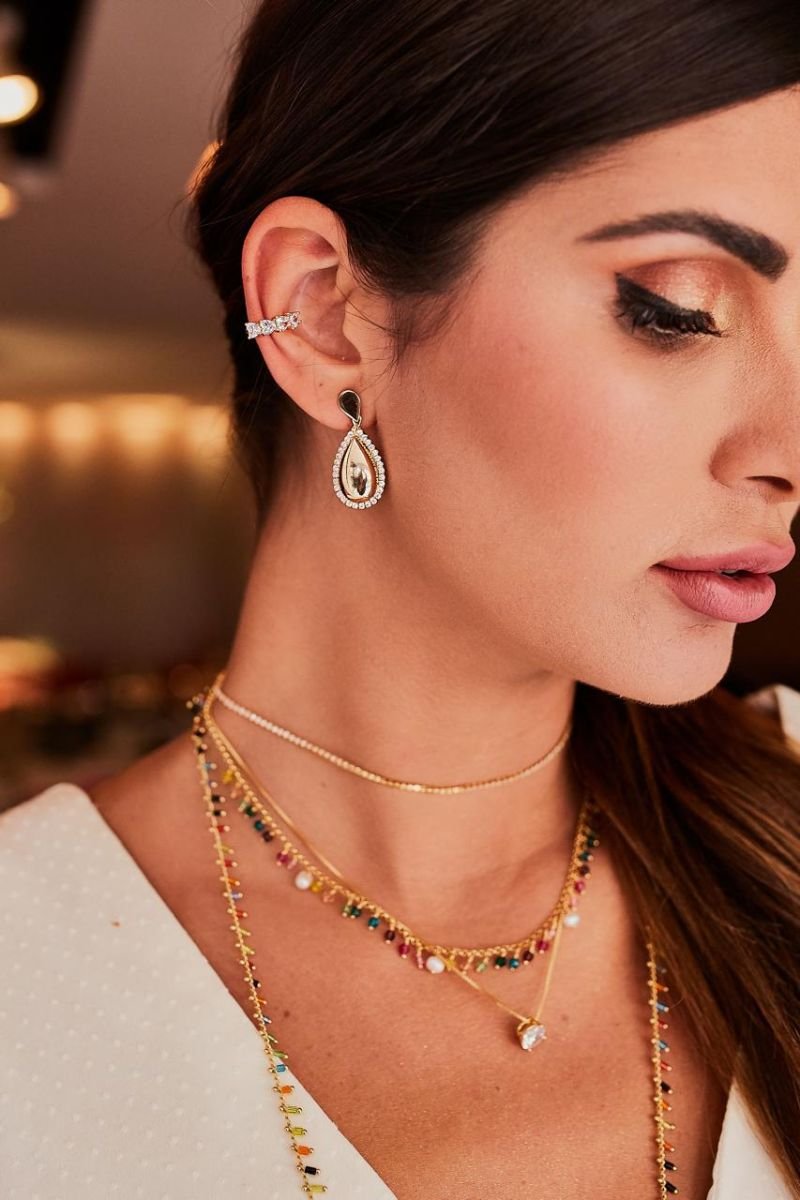 Brinco Gota Ouro contorno Zirconias