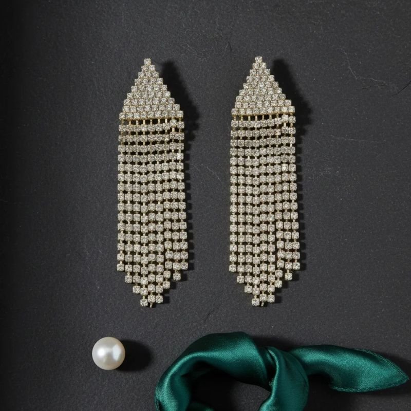 Brinco Piramide Com Franja Strass Dourado
