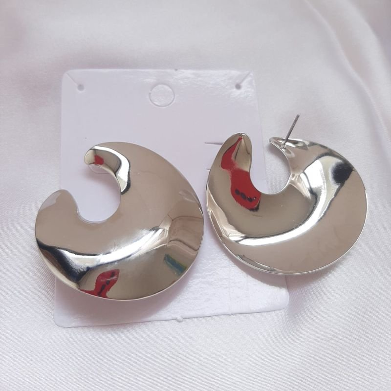 Brinco placa metal Redonda Prateado