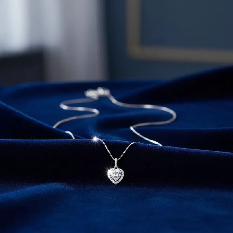 Colar Coração Pedra Cristal Contorno Zirconias