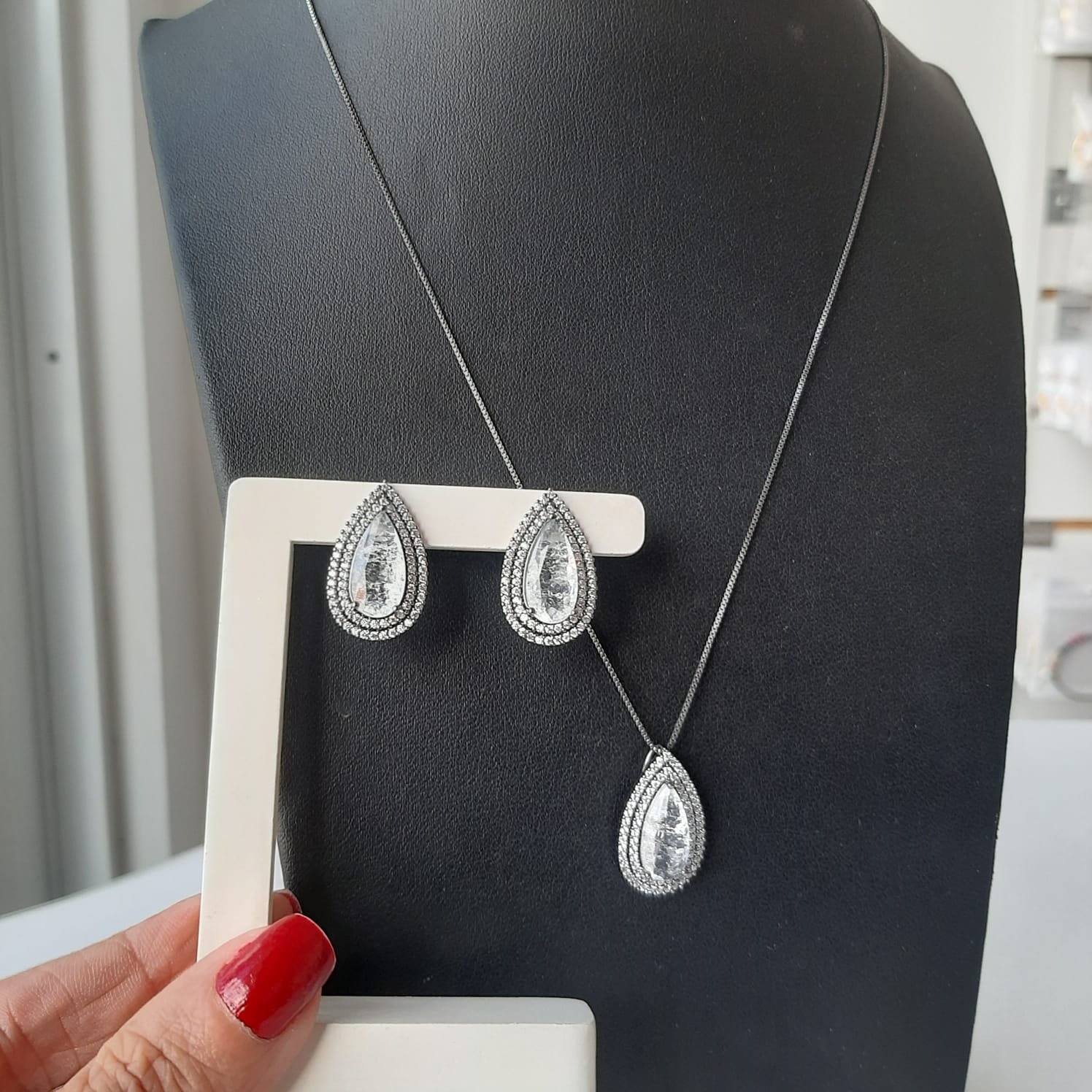 Colar e Brinco Gota Cristal Fusion com Zircônia Banhado Ródio Negro