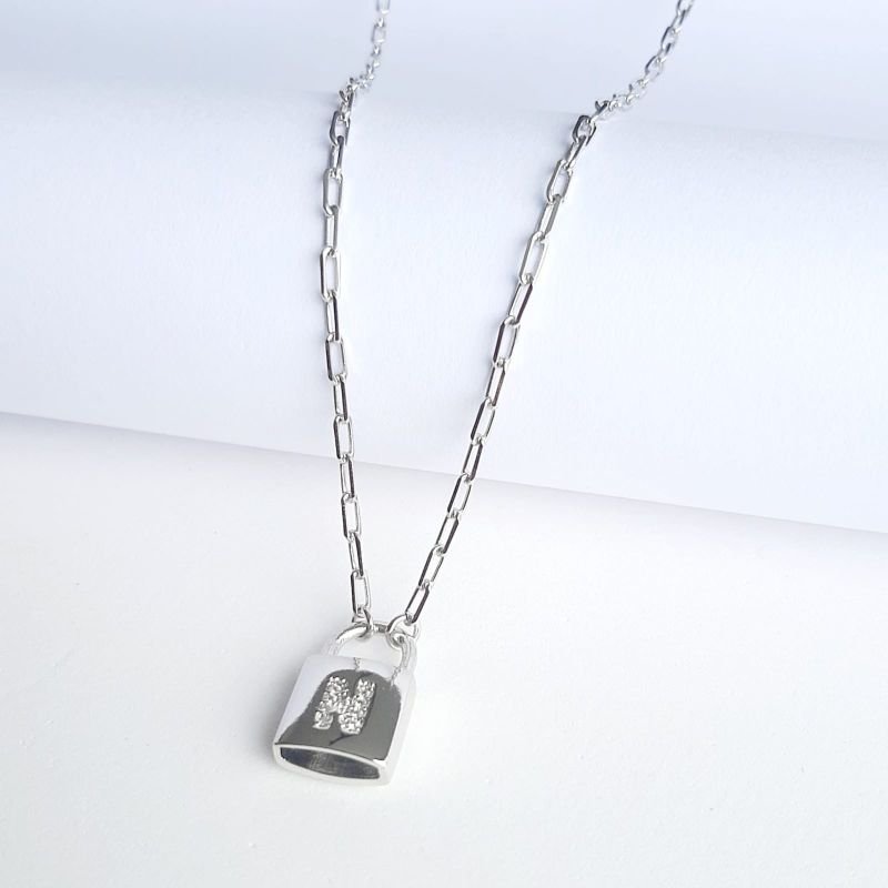 Colar Letra Cadeado N