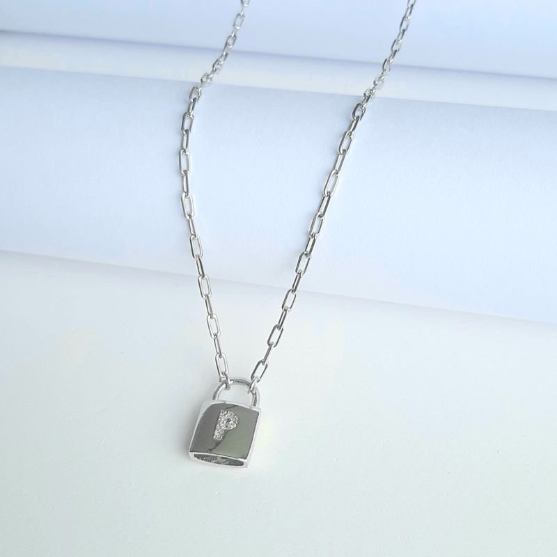 Colar Letra Cadeado P