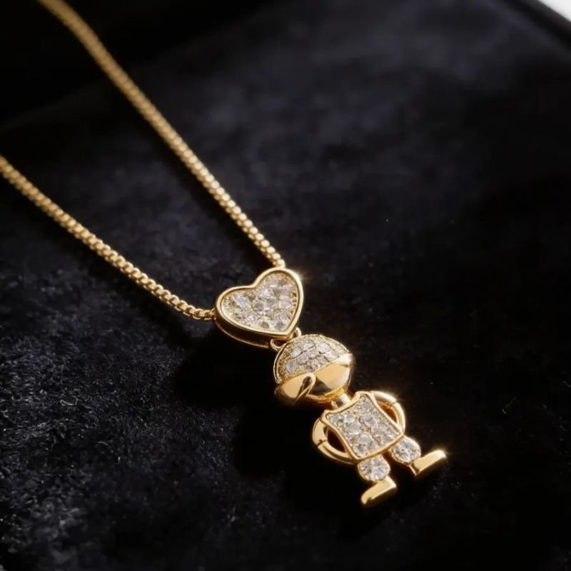 Colar Menino Com Coração Cravejado Folheado Ouro 18k
