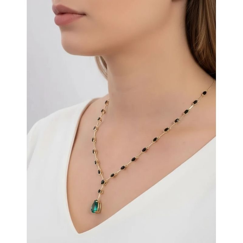 Colar Navetes com Gota Verde