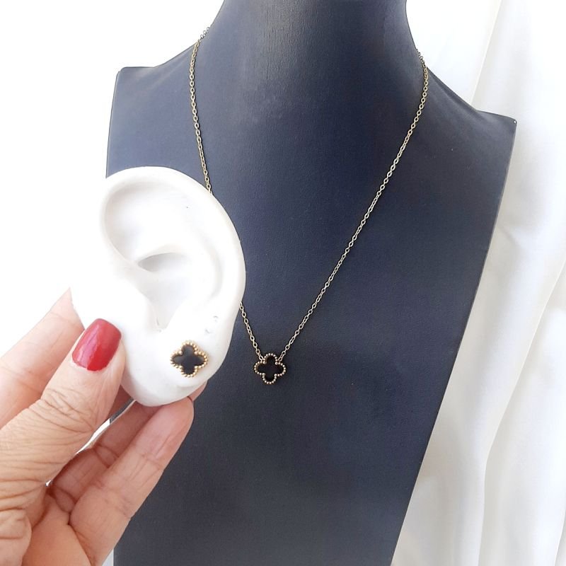 Conjunto Colar e Brinco Trevo Preta Dourado Aço