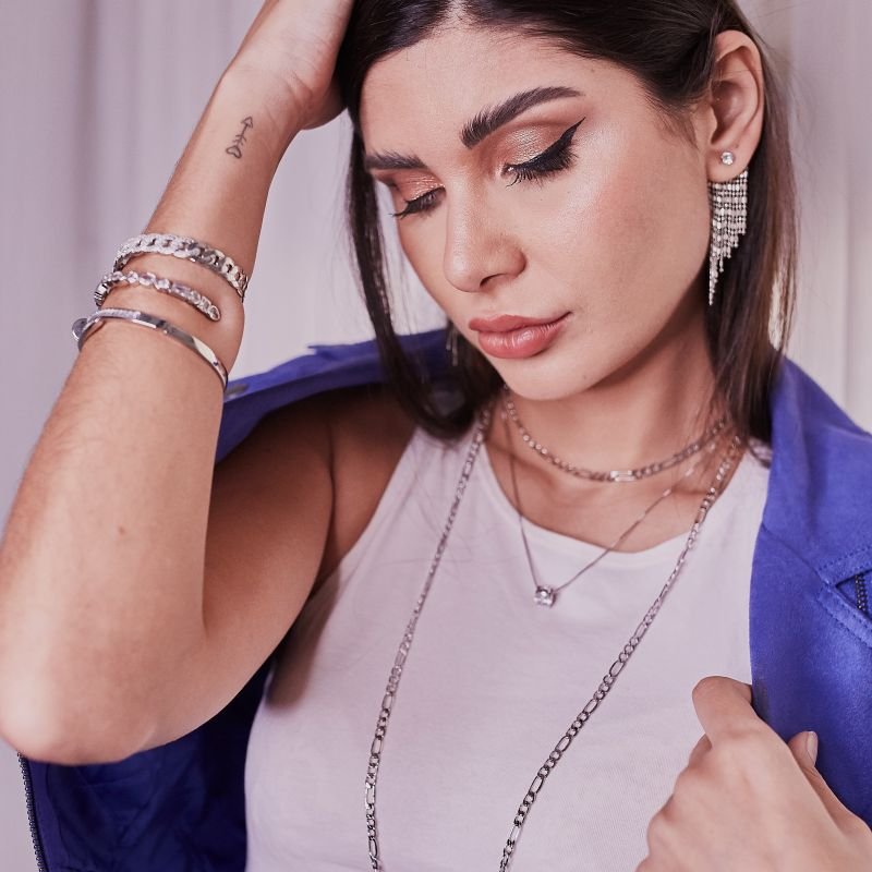 Brinco Franja Com Ponto de Luz Dourado