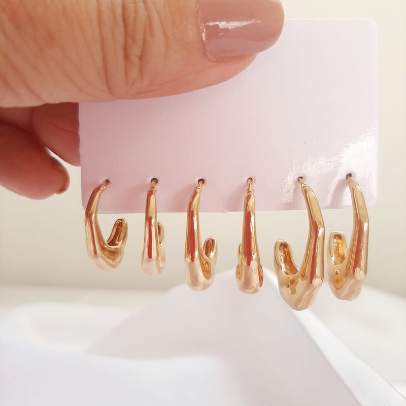 KIt 3 brincos tamanhos Degrade dourado