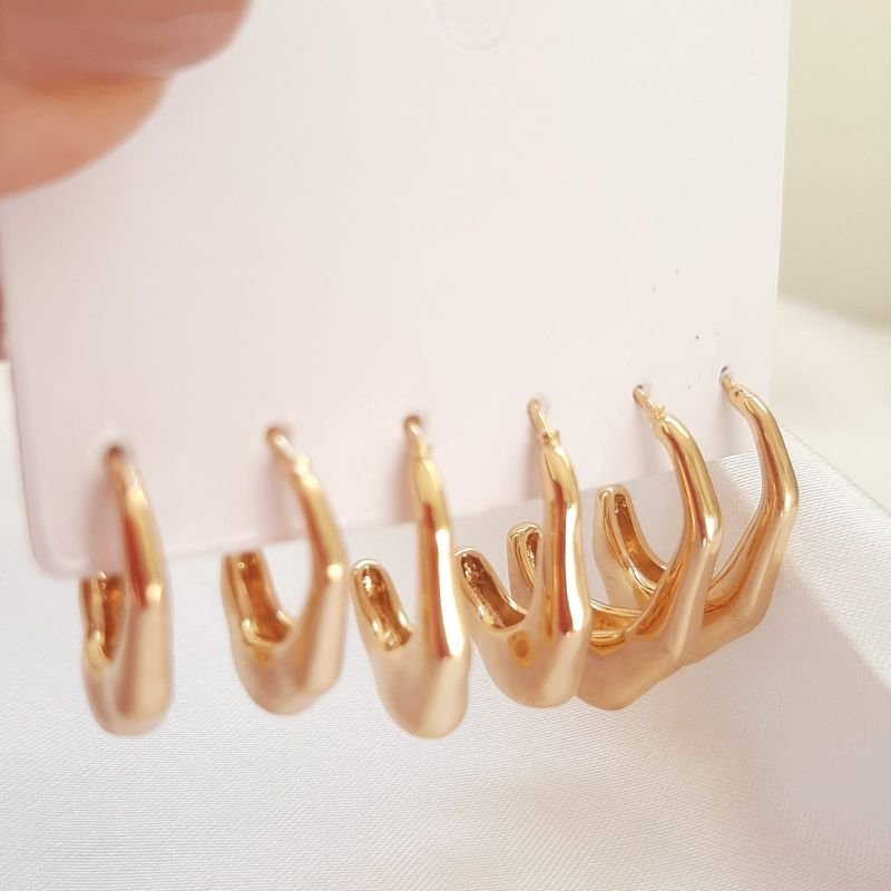 KIt 3 brincos tamanhos Degrade dourado