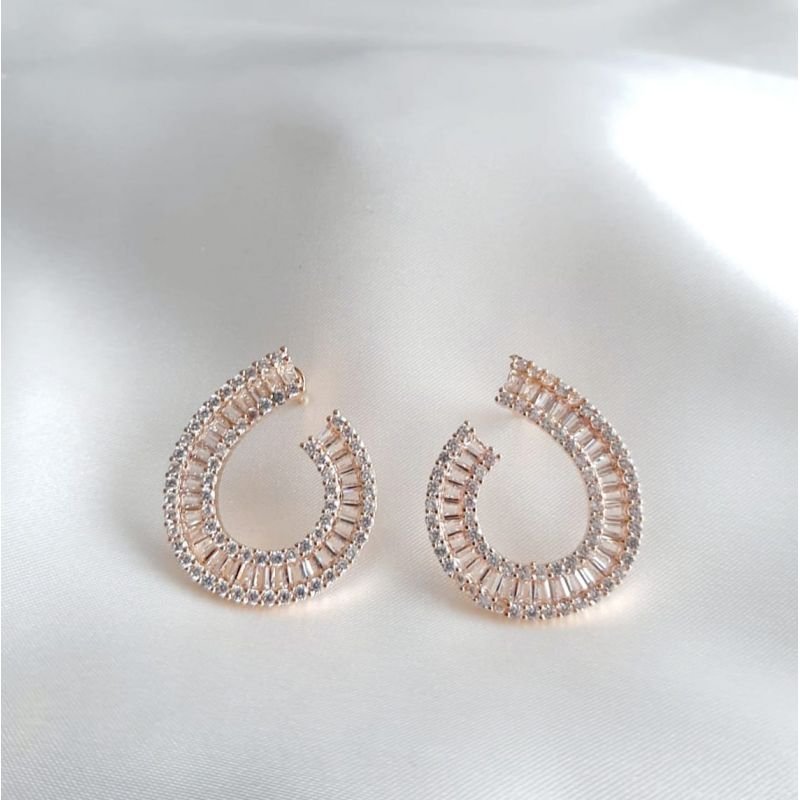 Brinco Oval Com Navetes Cristal Dourado